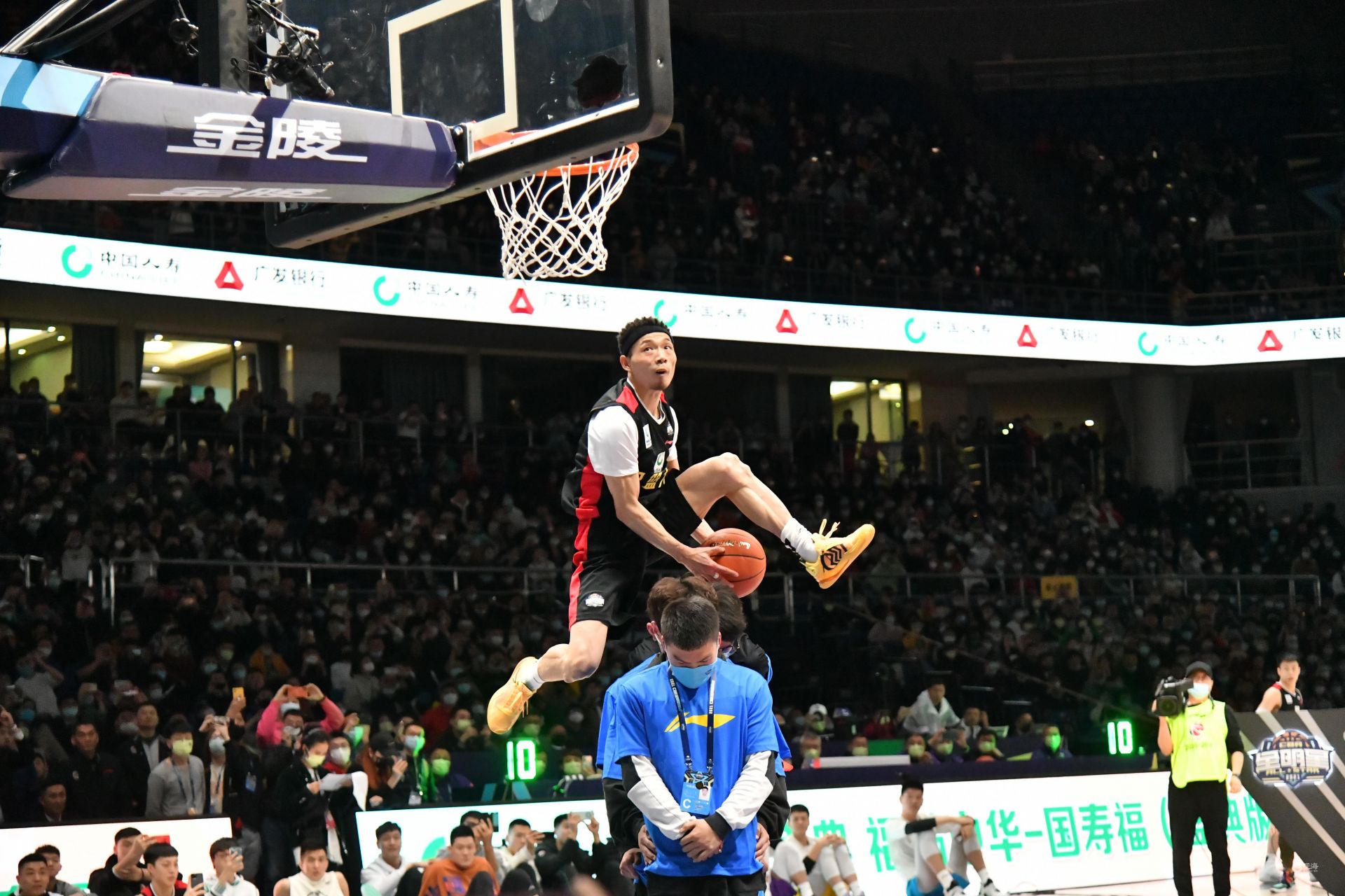 易亲近 易亲近